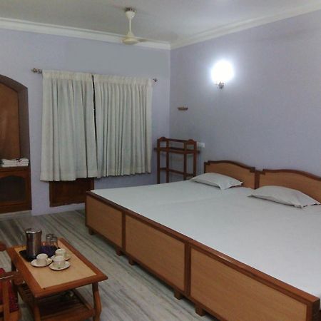 Hotel Sivamurugan Kanyakumari Buitenkant foto
