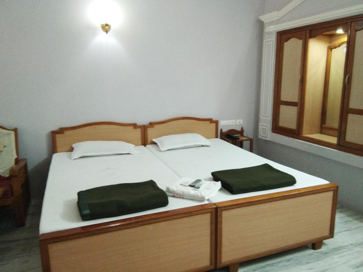 Hotel Sivamurugan Kanyakumari Buitenkant foto