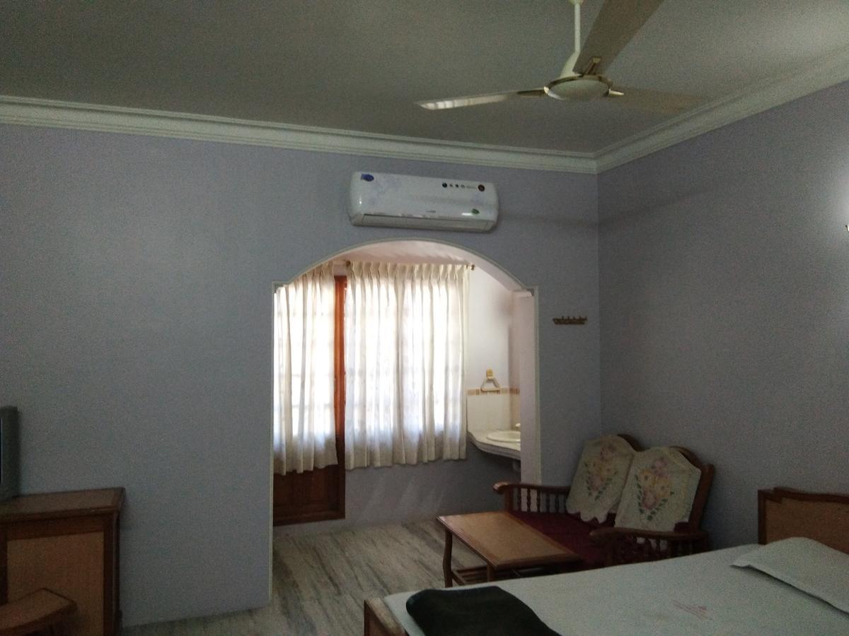 Hotel Sivamurugan Kanyakumari Buitenkant foto