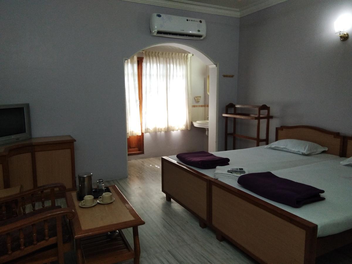 Hotel Sivamurugan Kanyakumari Buitenkant foto